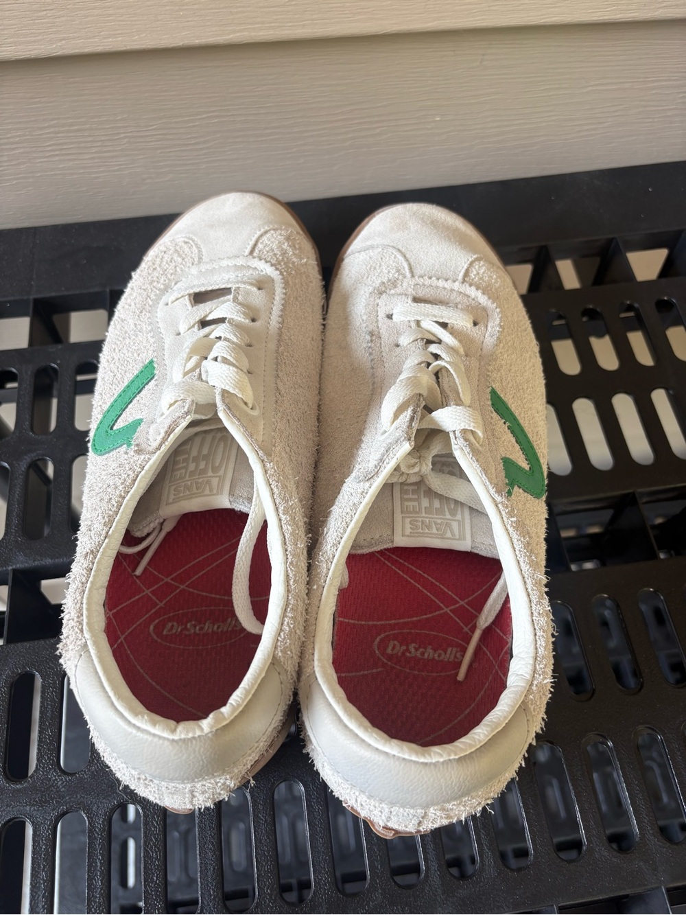 Vans - Picture 3 of 4